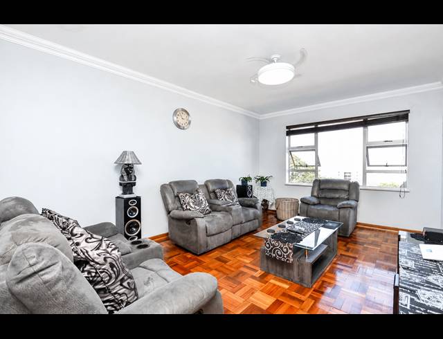3.5 BEDROOM APARTMENT FOR SALE IN GLENWOOD